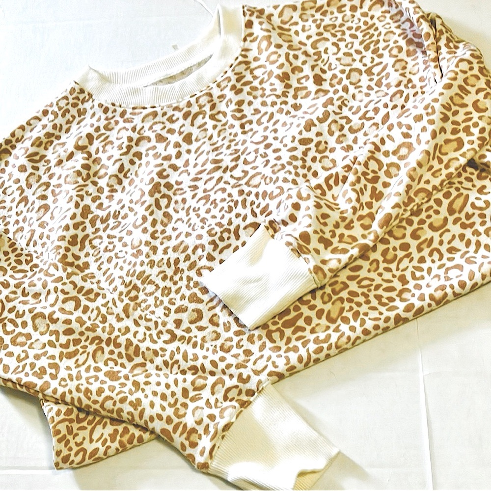 T96 Time and Tru Leopard Print Top